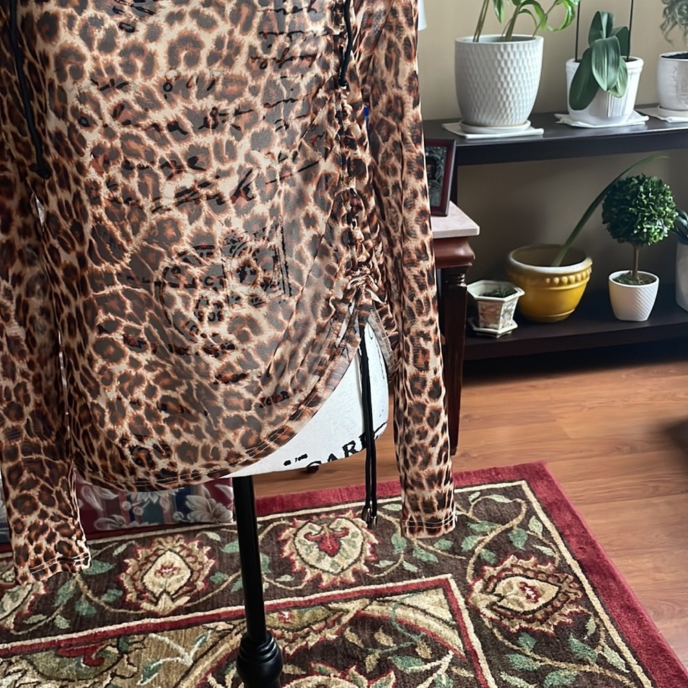 BBB Body Moves Sheer Mesh Activewear Hoodie in Leopard - Picture 5 of 6